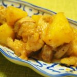 ムーオップサッパロット（豚肉とパイナップルの炒り煮）