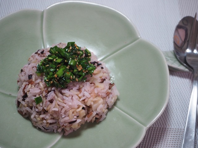 タイ玄米のにらソース