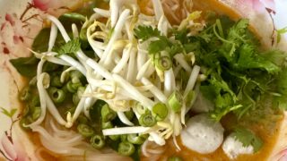 カノムチンナムヤーツナ